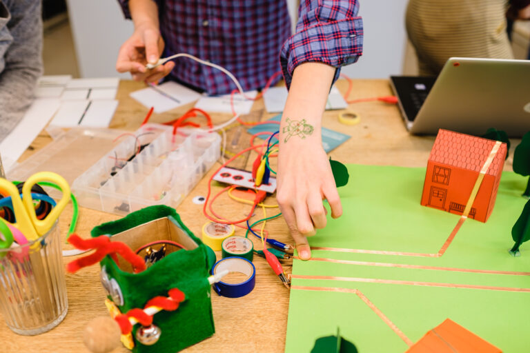 Web Jungetueftlerinnen Stock Foto Andi Weiland 111