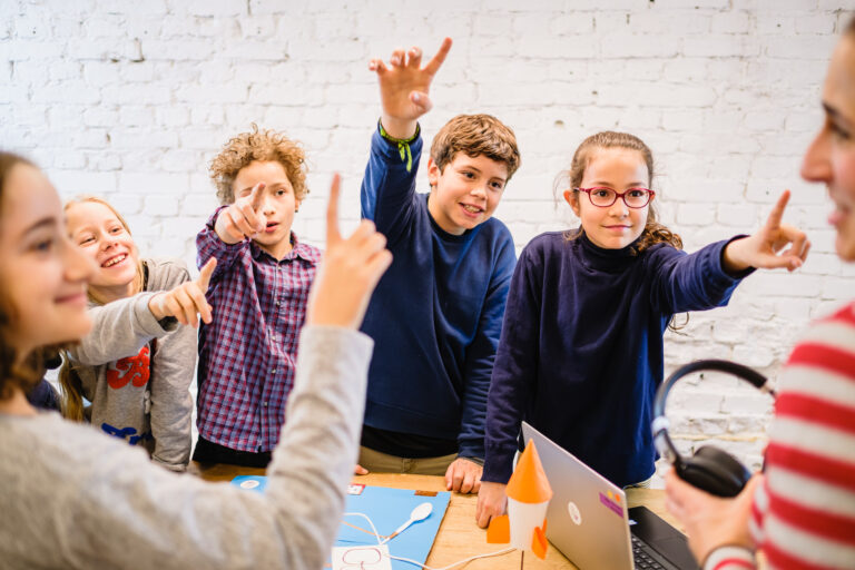 Web Jungetueftlerinnen Stock Foto Andi Weiland 50