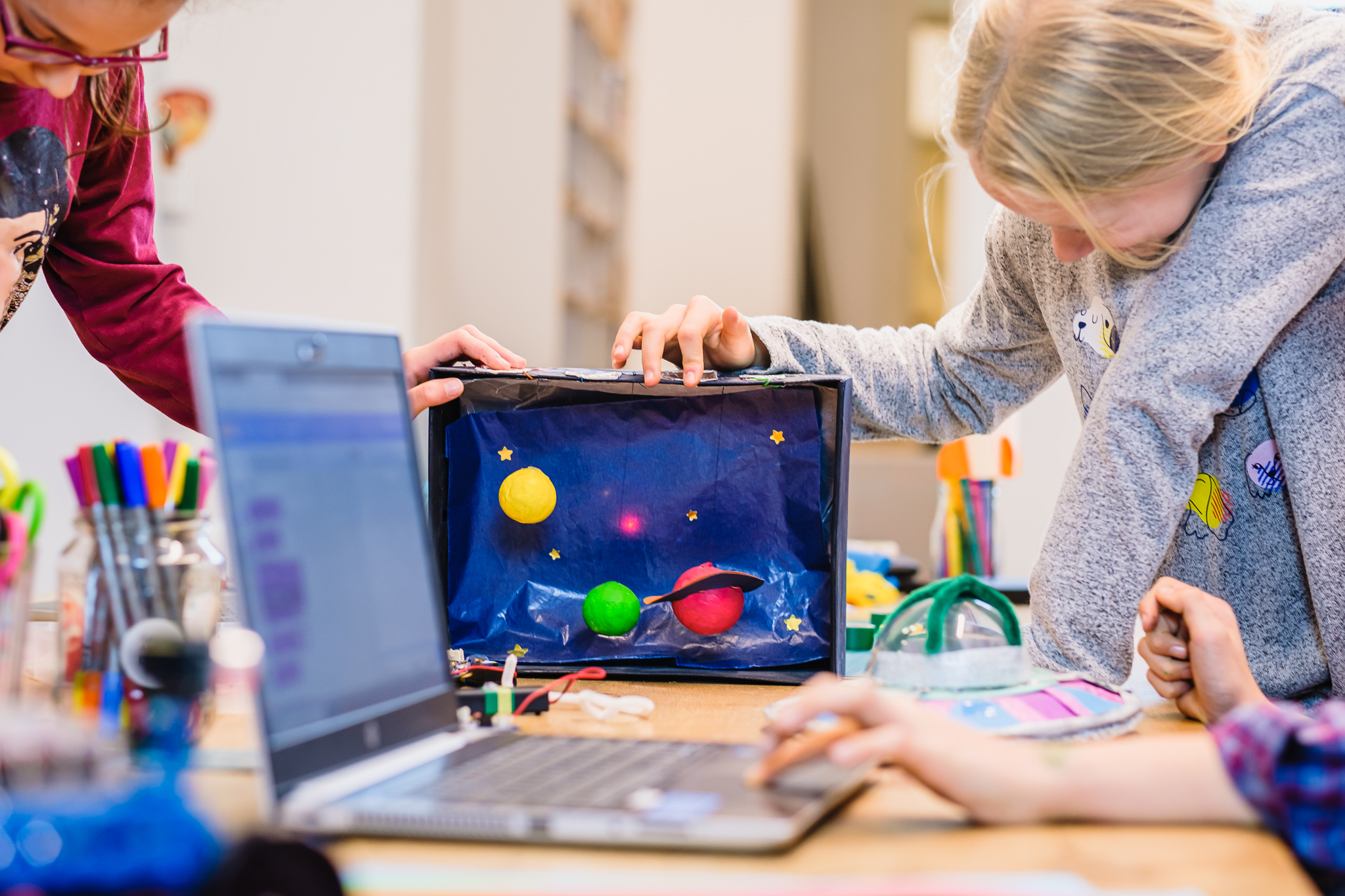 Kinder erstellen Stop Motion Video