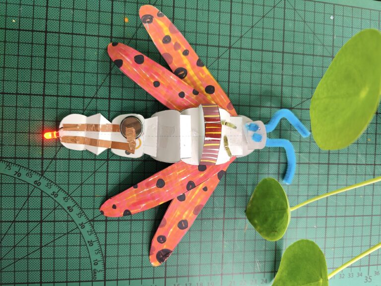 Bastelnmitlicht Libelle095218