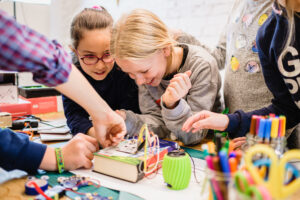 Web Jungetueftlerinnen Stock Foto Andi Weiland 26